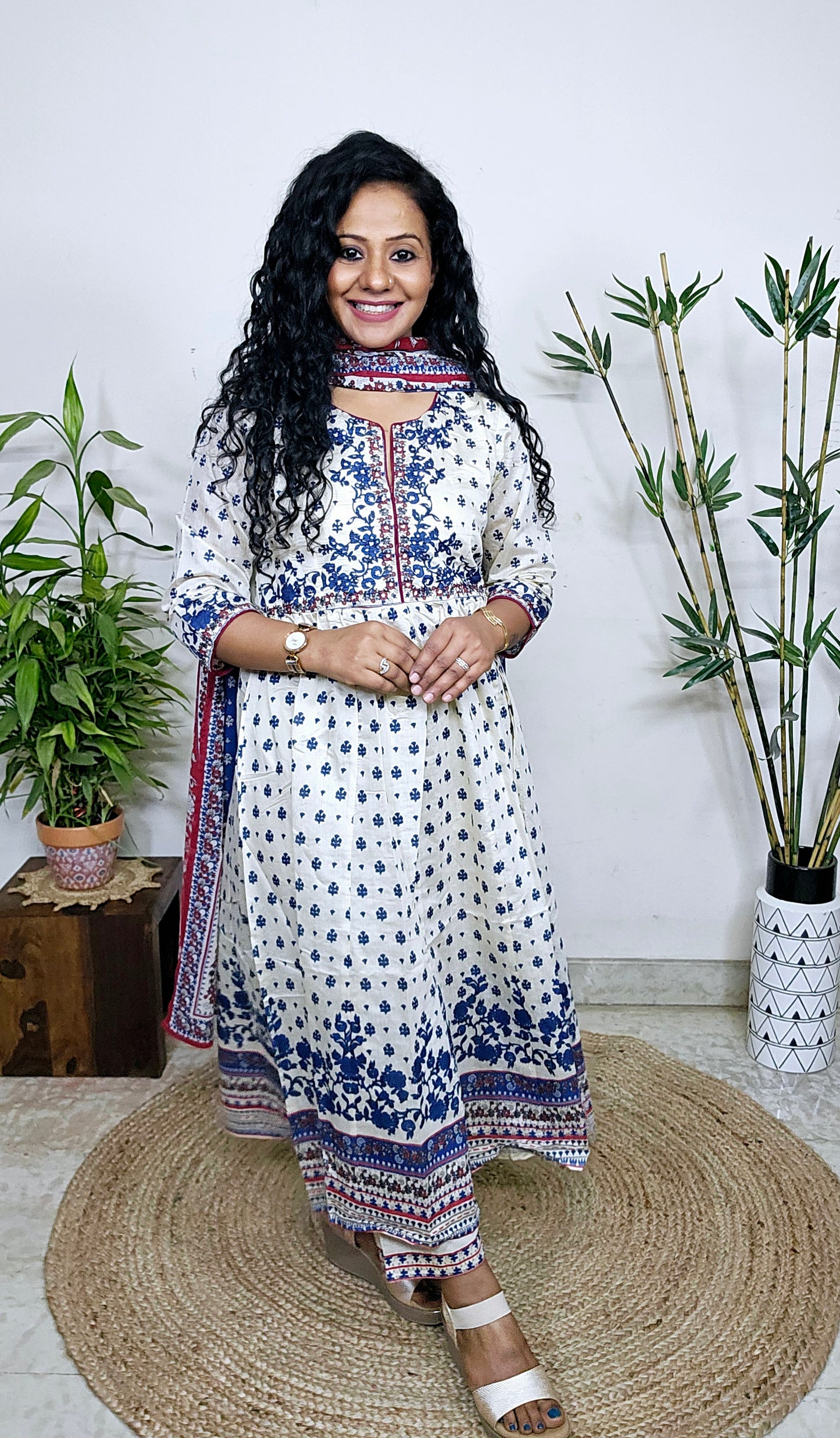 EthnixThread Embroidered off white Fancy Readymade Anarkali Suit Set
