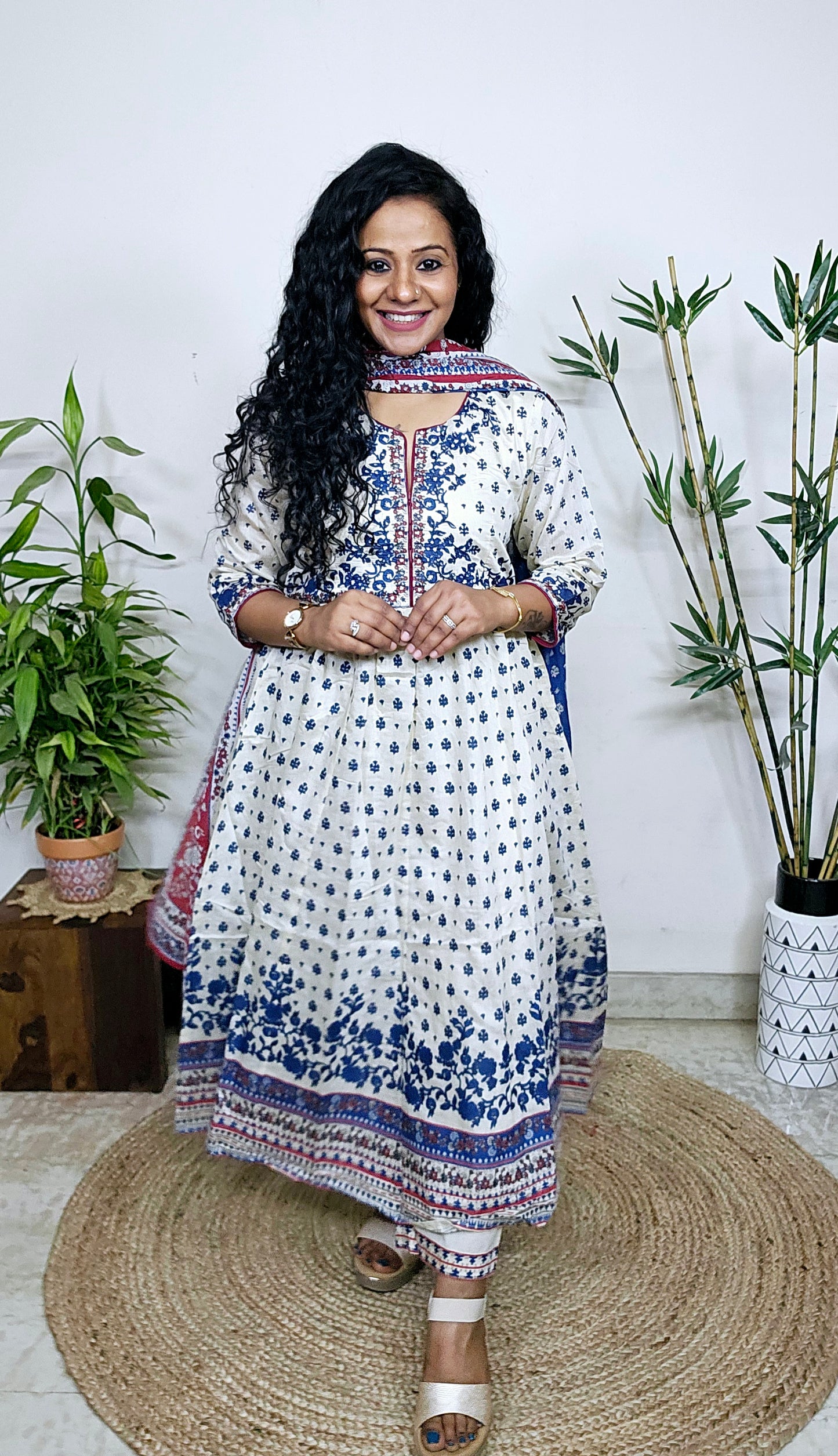 EthnixThread Embroidered off white Fancy Readymade Anarkali Suit Set