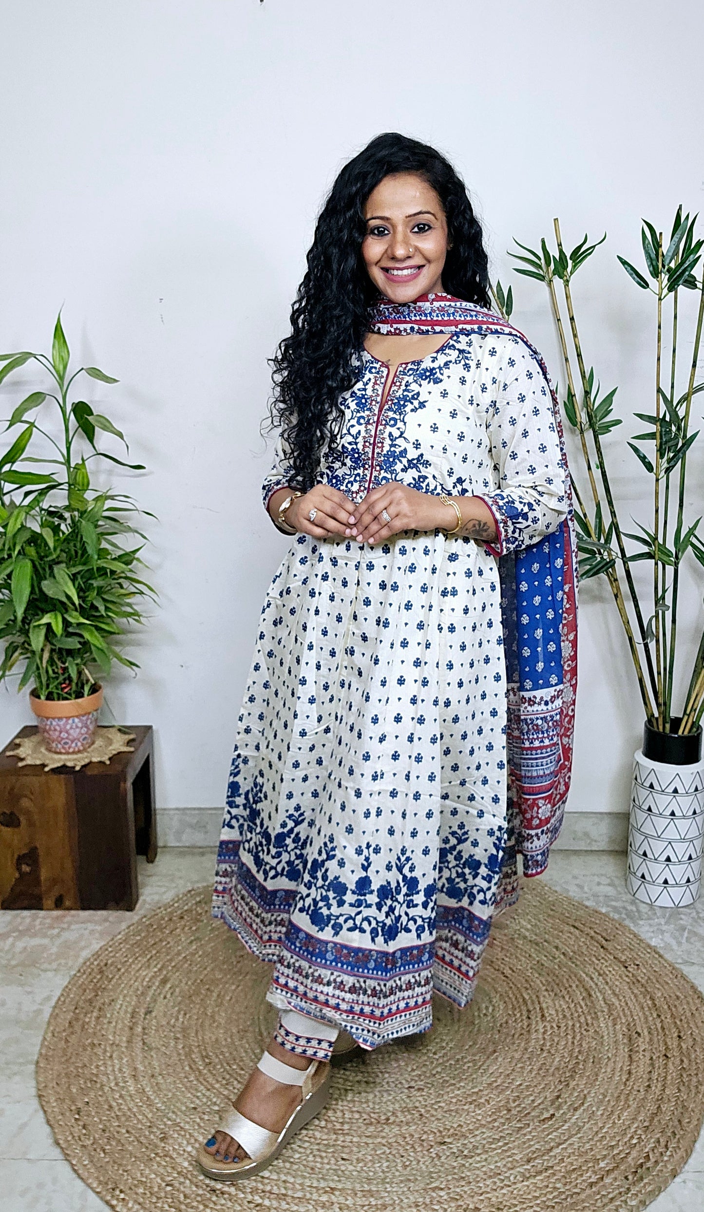 EthnixThread Embroidered off white Fancy Readymade Anarkali Suit Set
