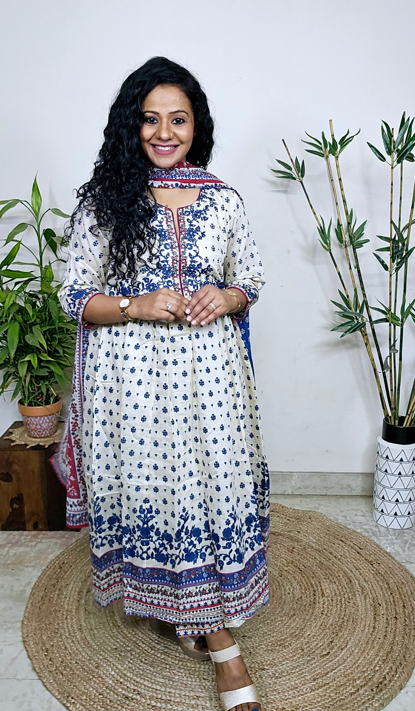 EthnixThread Embroidered off white Fancy Readymade Anarkali Suit Set